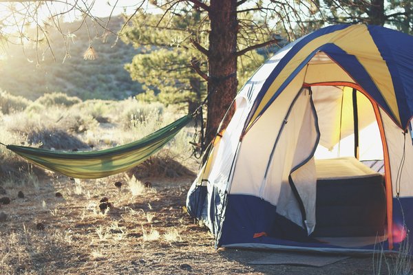 Quels sont les conseils pour un camping en région de haute altitude en été?