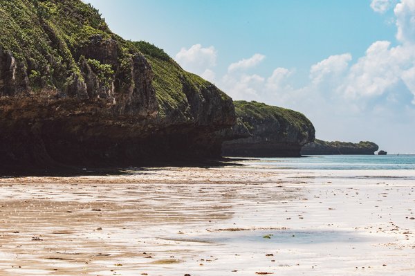 Où trouver les meilleures plages pour le kitesurf à Zanzibar : conseils et saisons ?